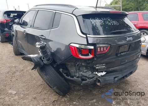 2018 Jeep Compass Latitude 4X4 из США, поврежденный, VIN 3C4NJDBBXJT463583